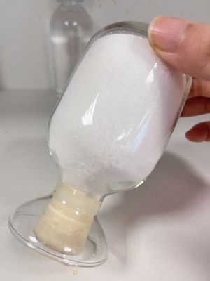 Cationic Polyacrylamide CPAM Chemical Flocculant Digunakan Dalam Industri Air Limbah Pembuatan Kertas